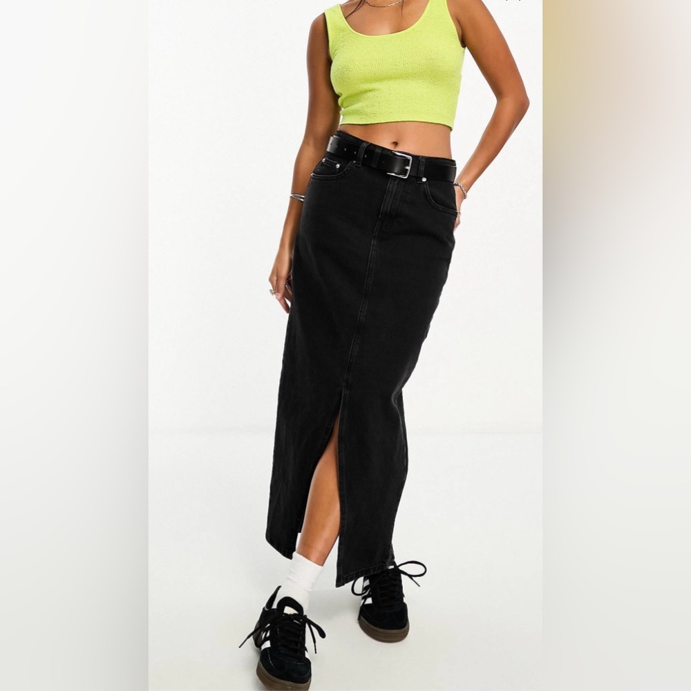 ASOS Design (petite) black denim skirt with slit (xs)